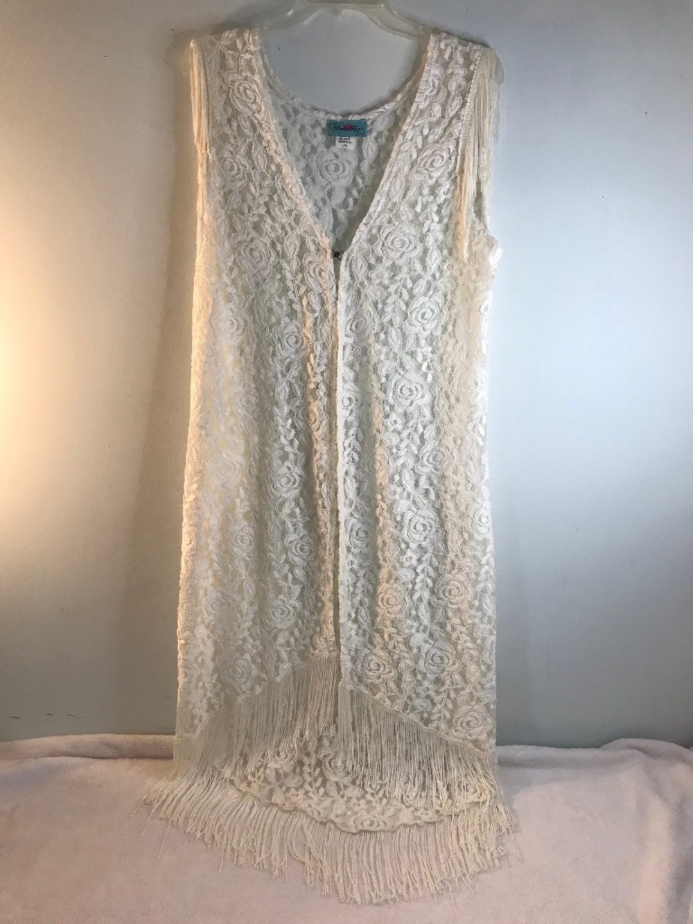 Rodeo Fox White Flower Lace Duster/Coverup Large/Extra Large L/XL